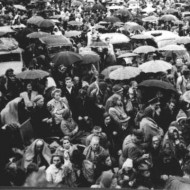 Upp till 30.000 människor på Traberhof vid Rosenheim i närheten av München i september 1949. Här skedde stora mass- och fjärrbotanden.